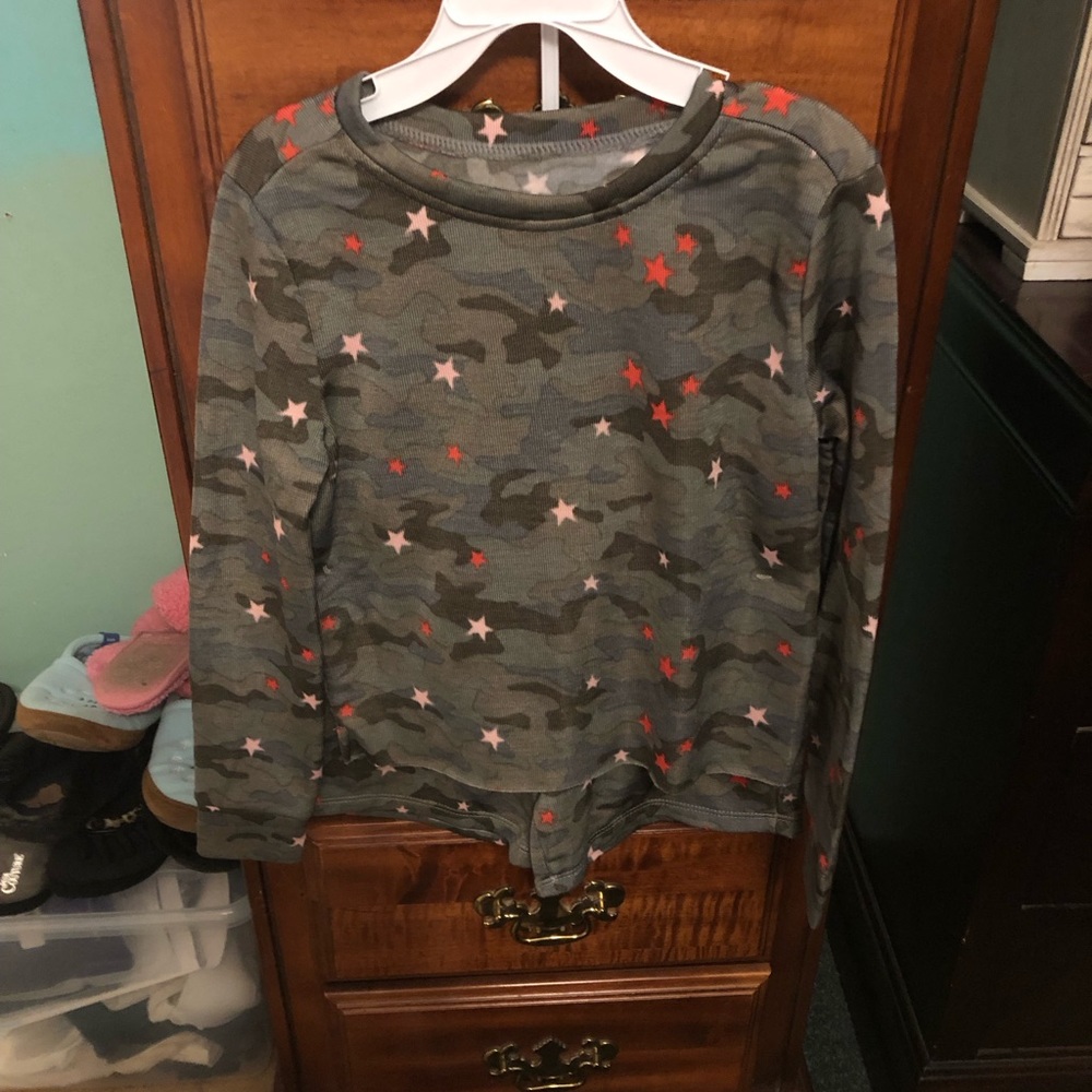 NWT Vigoss Evergreen Camo Stars Sweatshirt Set W/ Matching Shorts Girls S- 7/8